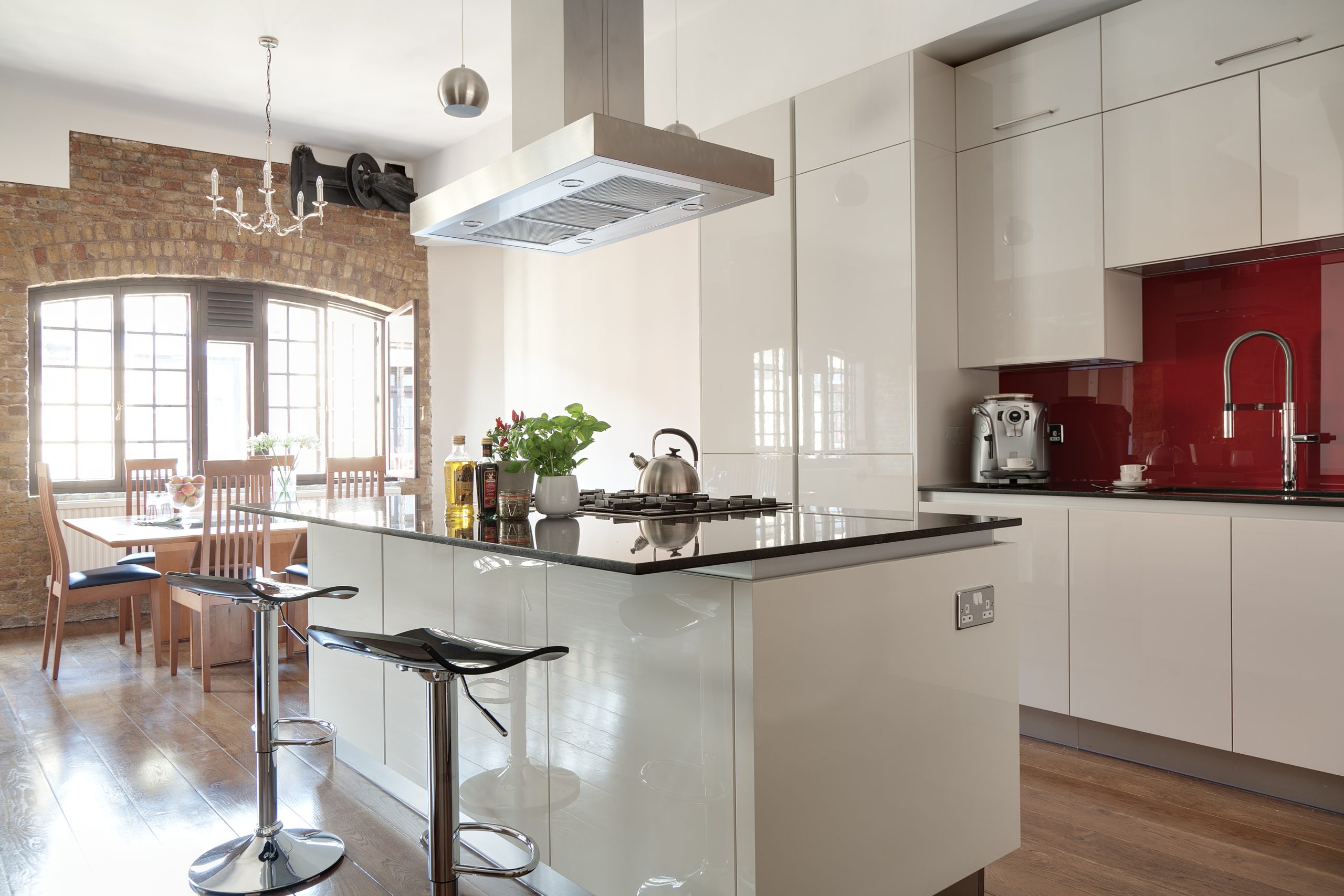 The Best Kitchen Layouts For Period Homes | Jones Britain